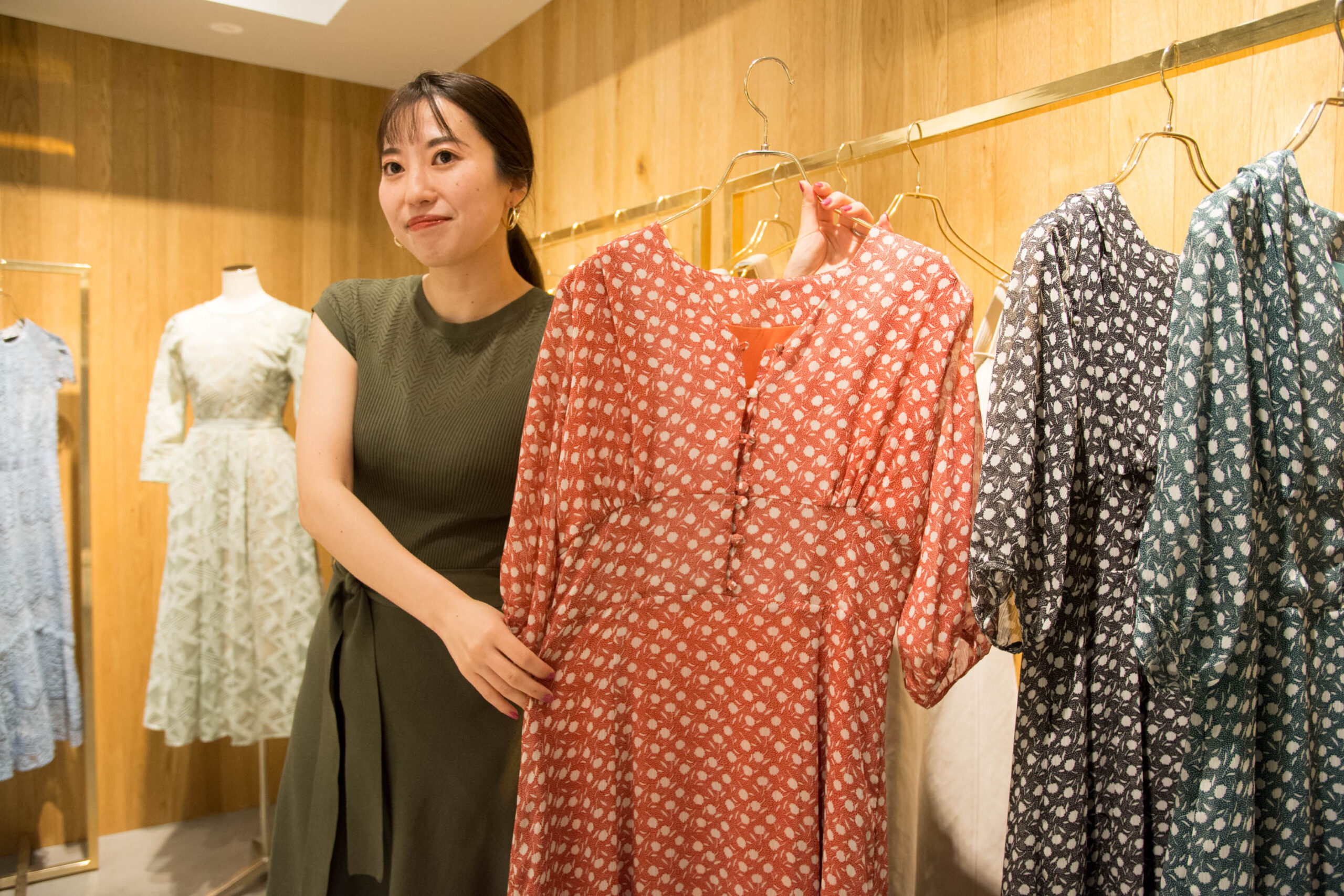 【WWD掲載】ラグナムーン仮屋麻衣
